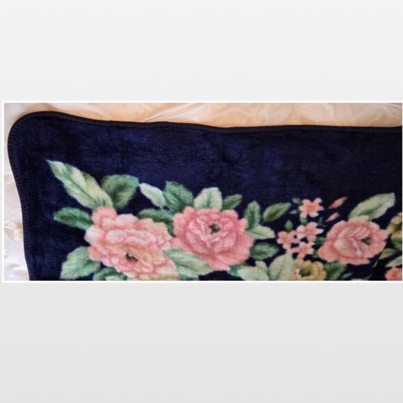 Vintage Blanket Queen Blue Reversible Pink Floral Heavy Weight Bedspread - Picture 13 of 16
